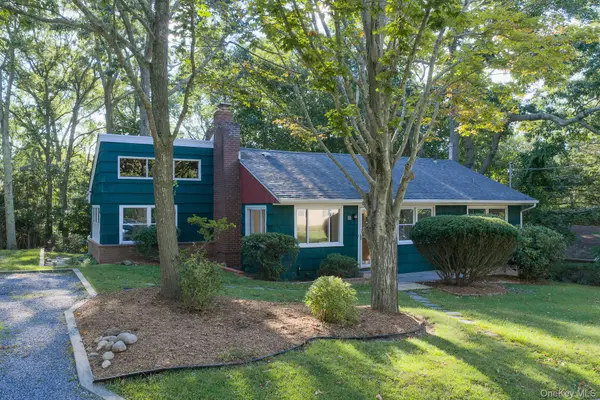 69 Herod Point RD, Wading River, NY 11792