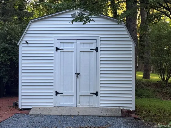 70 Rinaldo RD, Northport, NY 11768