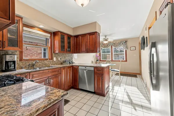 2430 Westover AVE, North Riverside, IL 60546