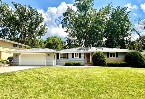 2009 W 83rd ST, Bloomington, MN 55431