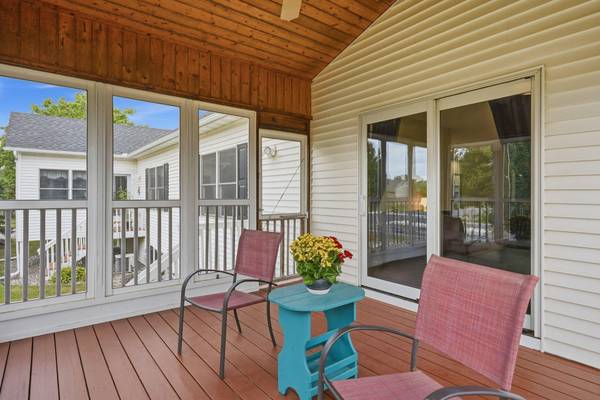802 Saint Lawrence DR, Northfield, MN 55057
