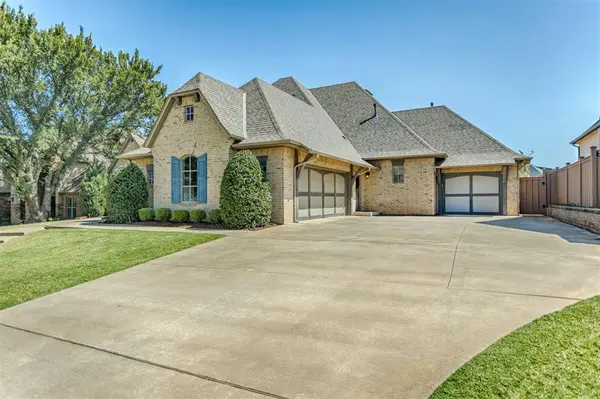 3216 Hillside DR, Edmond, OK 73012