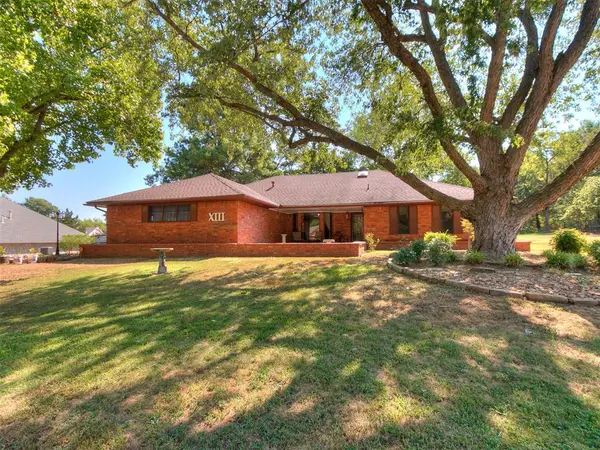 13 Northridge RD, Shawnee, OK 74804