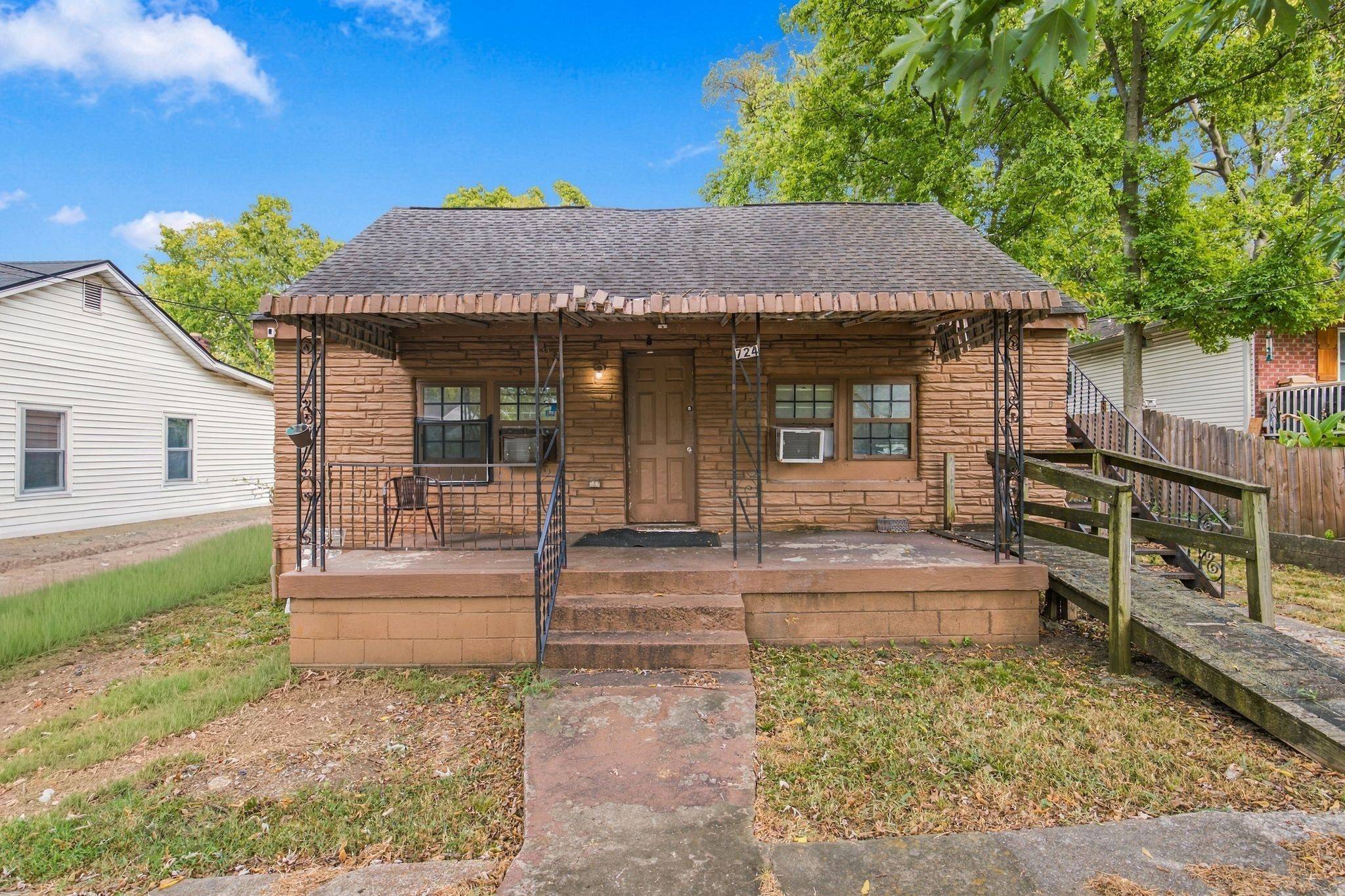 724 26th Ave #N, Nashville, TN 37208