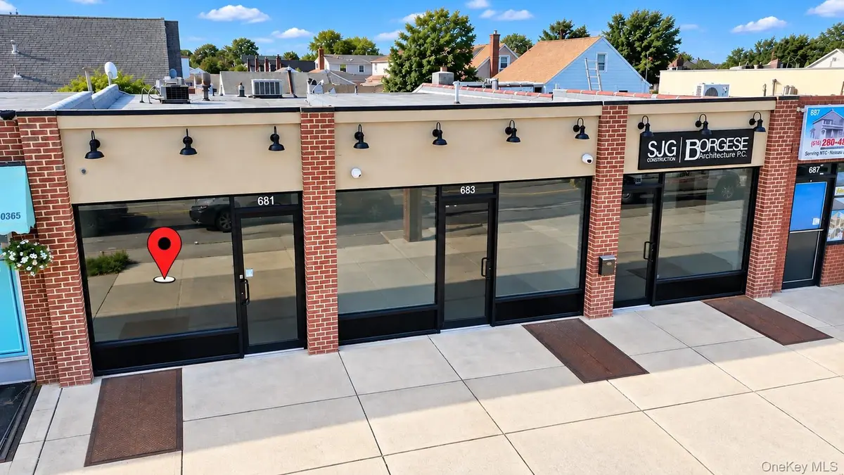 681 Hempstead Tpke, Franklin Square, NY 11010
