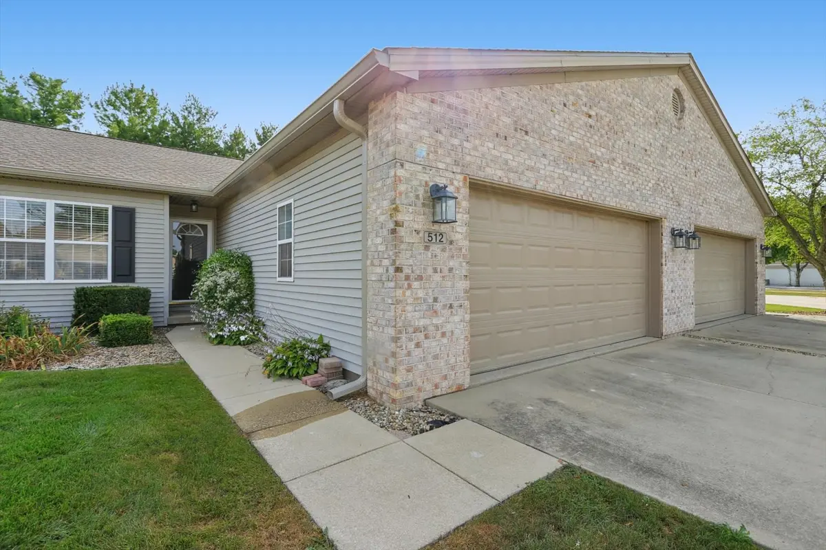 512 Stonecrest DR #512, Savoy, IL 61874
