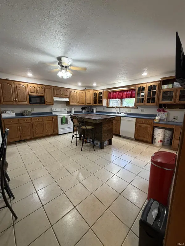 124 6Th ST, Covington, IN 47932-1233