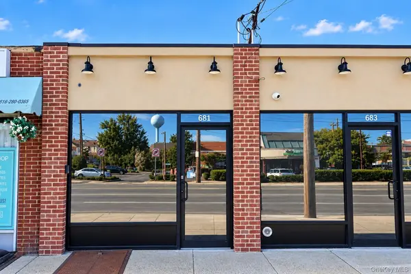 681 Hempstead Tpke, Franklin Square, NY 11010