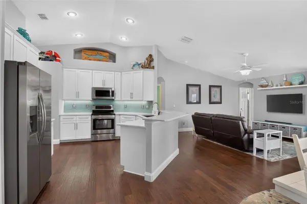 12902 COLONNADE CIR, Clermont, FL 34711