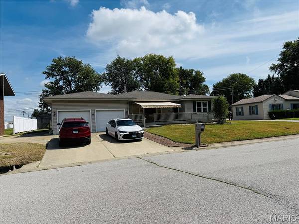 6 Orlando PL, Fairview Heights, IL 62208