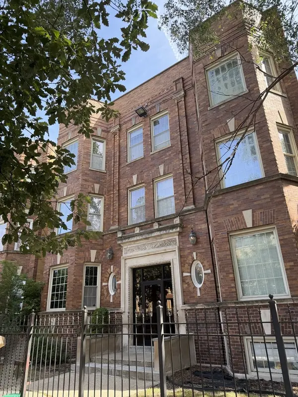 5743 S Calumet AVE #3N, Chicago, IL 60637