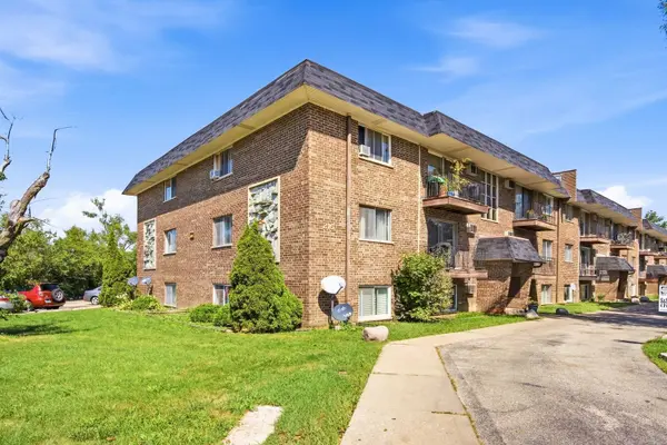 215 S Hale ST #6A, Addison, IL 60101