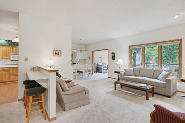 1900 Victoria RD S #J, Mendota Heights, MN 55118