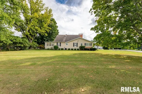 404 HIGHVIEW RD, East Peoria, IL 61611