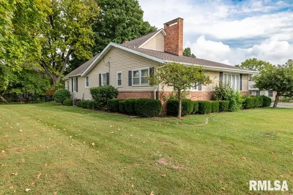 404 HIGHVIEW RD, East Peoria, IL 61611