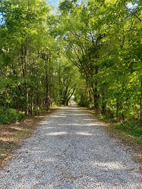 2177 Highway 76, Adams, TN 37010