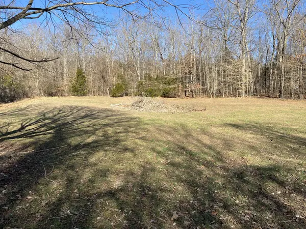 4061 Sawmill Rd, Woodlawn, TN 37191