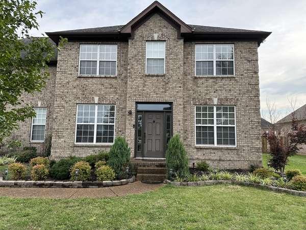 153 McKain Crossing, Hendersonville, TN 37075