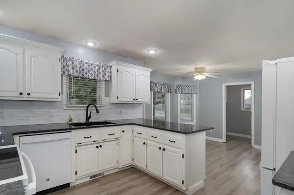 515 N Ellen ST, Nixa, MO 65714