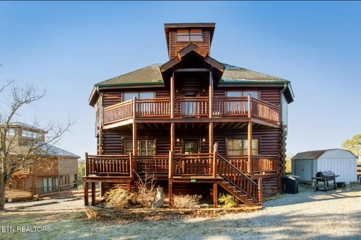 2087 Kerr Rd, Sevierville, TN 37876