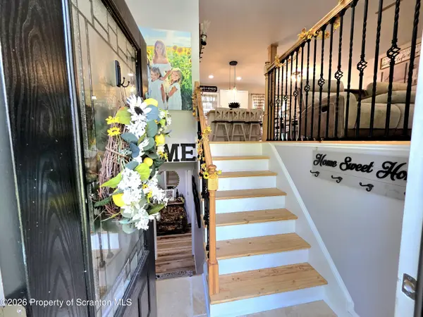 460 Newcomb RD, Factoryville, PA 18419