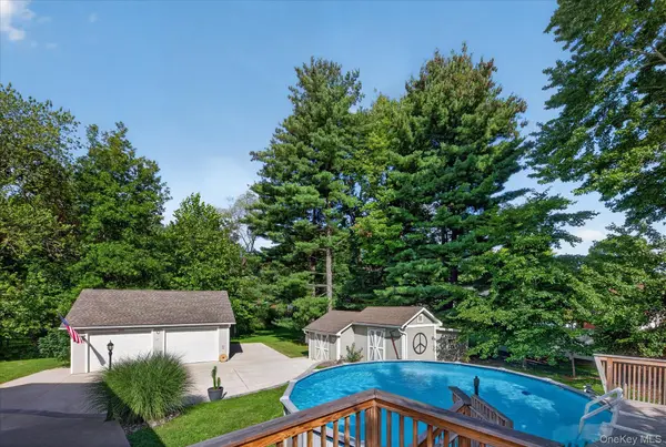 2 Linden DR, Newburgh, NY 12550