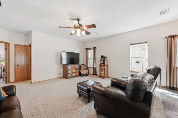318 S Nineiron, Wichita, KS 67235