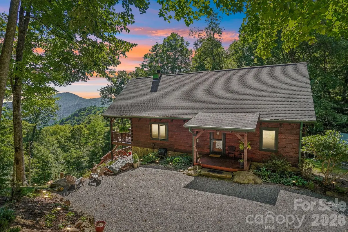 246 Puncheon LN, Mars Hill, NC 28754