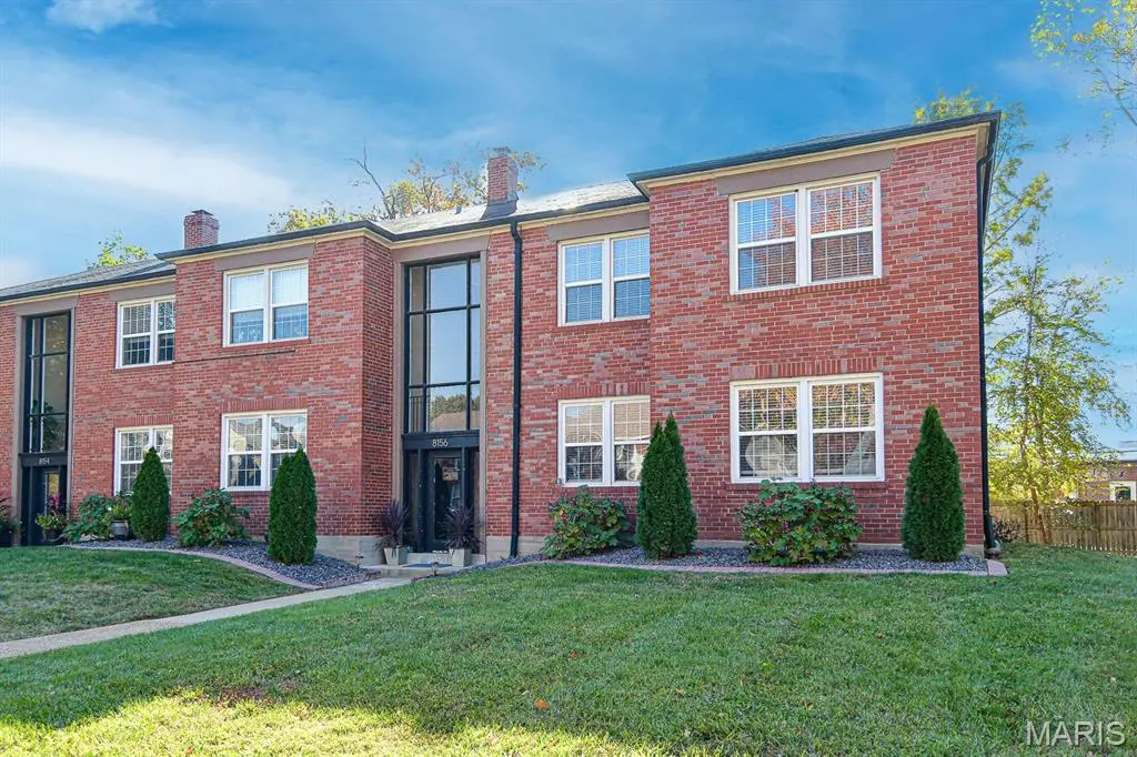 8154 Whitburn AVE #2W, St Louis, MO 63106