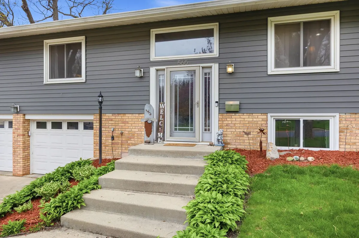 565 3rd AVE SW, Hutchinson, MN 55350