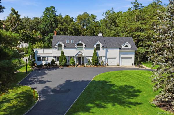 36 Arbutus RD, Greenlawn, NY 11740