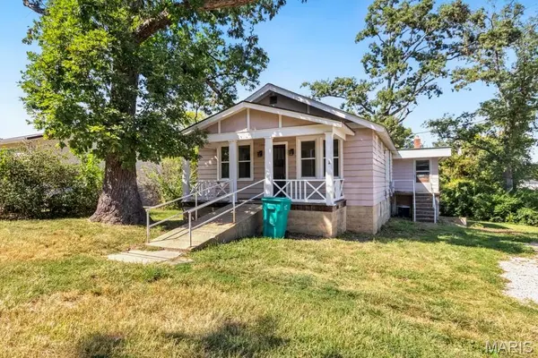 21 Williams DR, Oak Grove, MO 63080