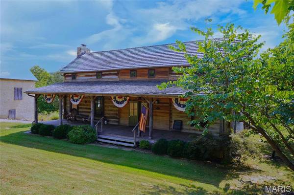 2136 Walz RD, Hermann, MO 65041