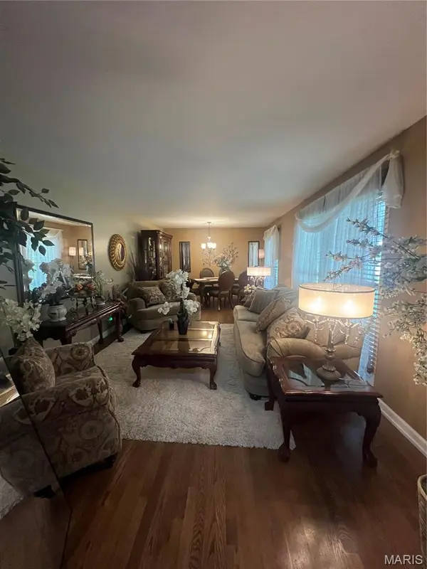 1475 Lisa DR, Florissant, MO 63033