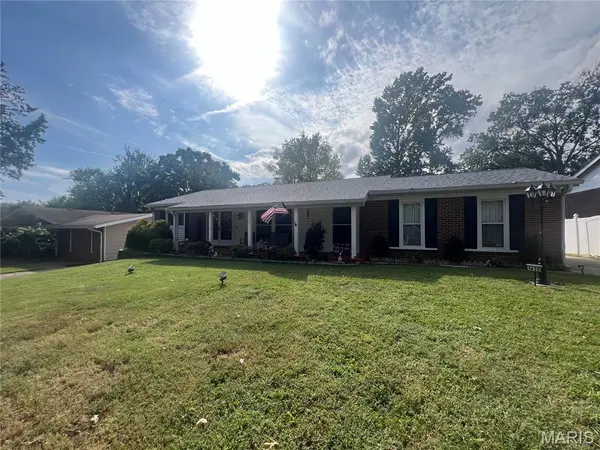 1475 Lisa DR, Florissant, MO 63033