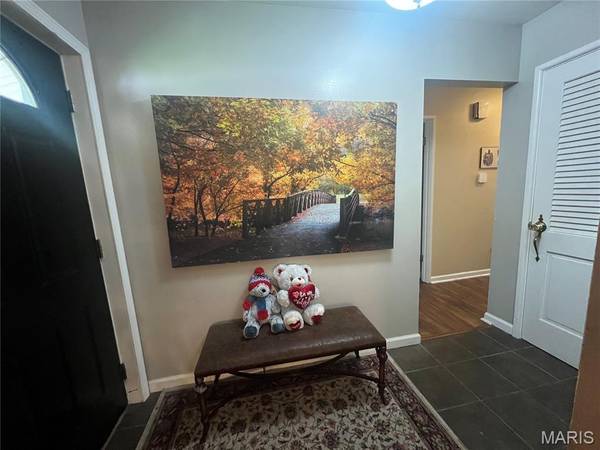 1475 Lisa DR, Florissant, MO 63033