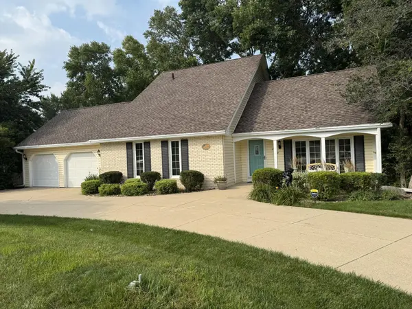 2329 Minnetonka DR, Cedar Falls, IA 50613