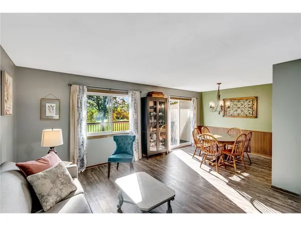 7205 Pontiac CIR, Chanhassen, MN 55317