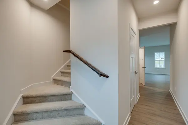 1041 Mountain View Dr, Thompsons Station, TN 37179