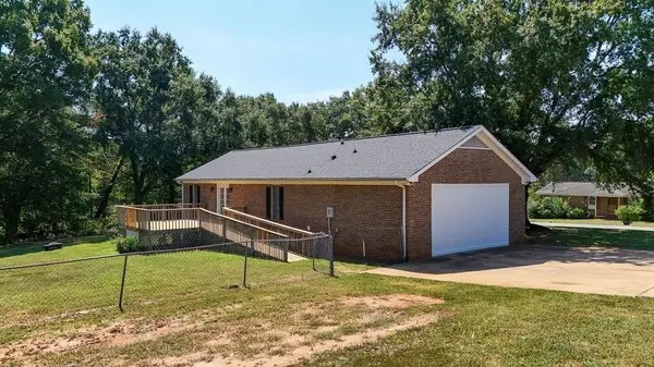 145 Lakeview Dr, Cowpens, SC 29330