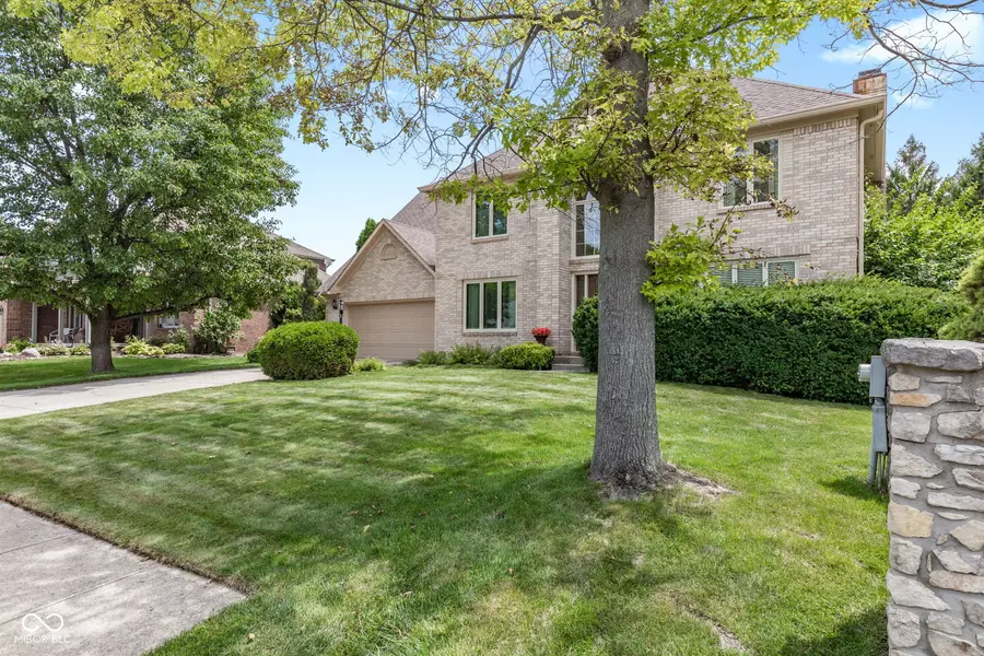 7101 Lakeside Woods DR, Indianapolis, IN 46278