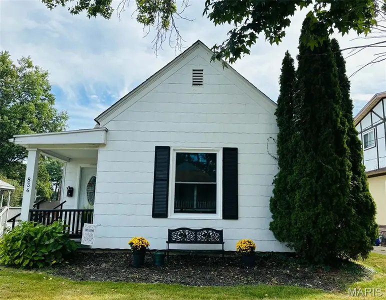 834 Douglas ST, Alton, IL 62002