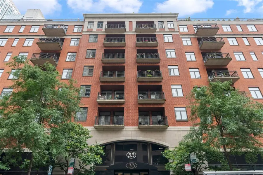 33 W Huron ST #402, Chicago, IL 60654