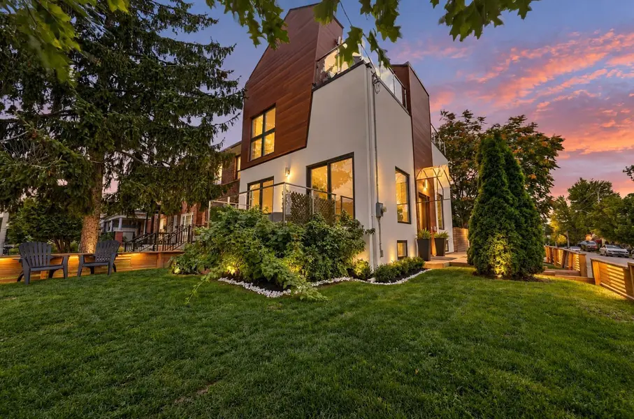 120 Hope ST, Toronto W03, ON M6E 1K1