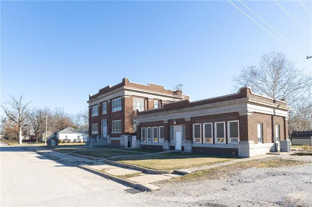 1103 Illinois ST, Neodesha, KS 66757