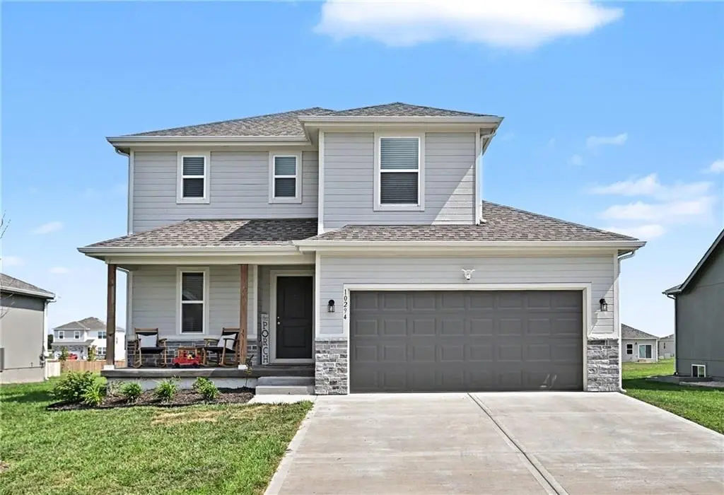 10294 Lucca LN, Peculiar, MO 64078