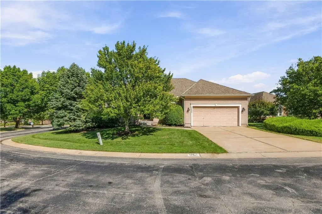 14325 Manor CT, Leawood, KS 66224