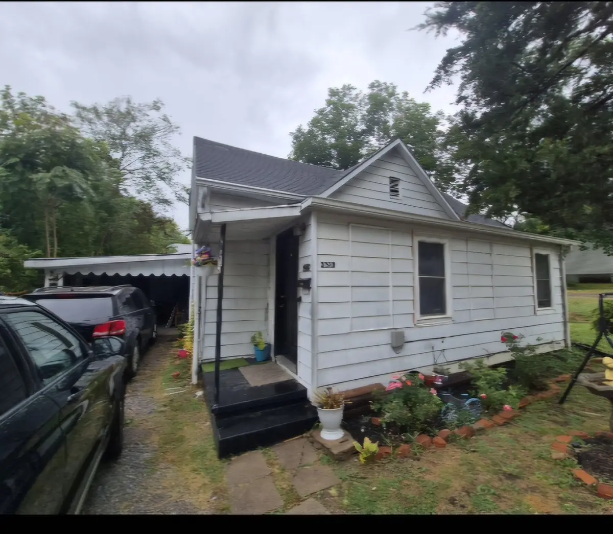 2313 Glenwood AVE, Eldorado, IL 62930