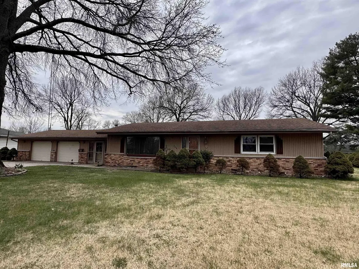 708 Jamie LN, Macomb, IL 61455