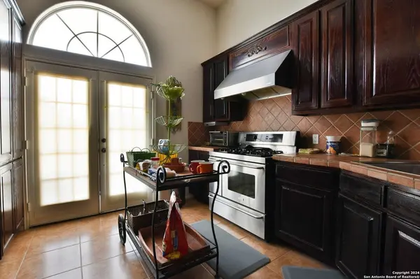 101 Harbour VW, Lakehills, TX 78063